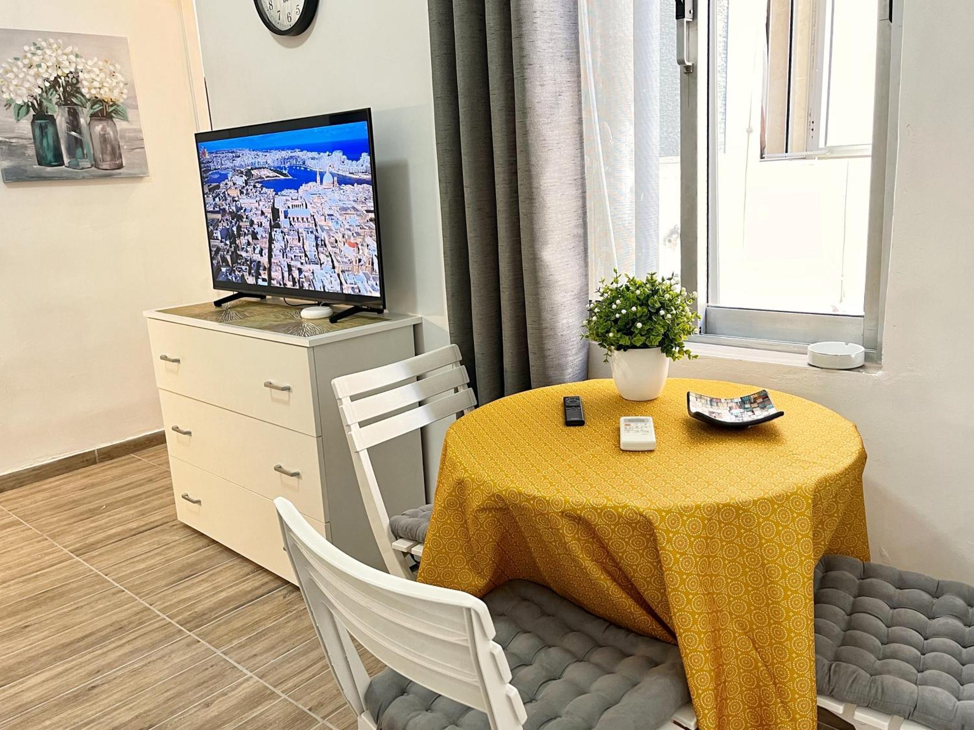 Maria & Matthias - Apartments In Central Of Floriana Bagian luar foto